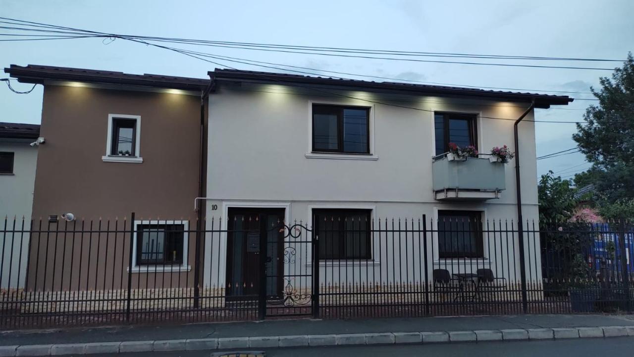 فندق Casa Petcu كرايوفا المظهر الخارجي الصورة